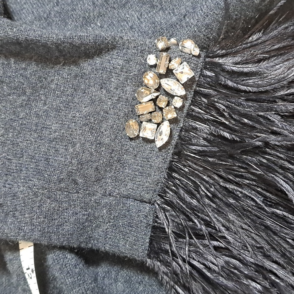 Neiman Marcus Cashmere Sweater Gray Embellished Ostrich Feathers Size Medium - Picture 15 of 16